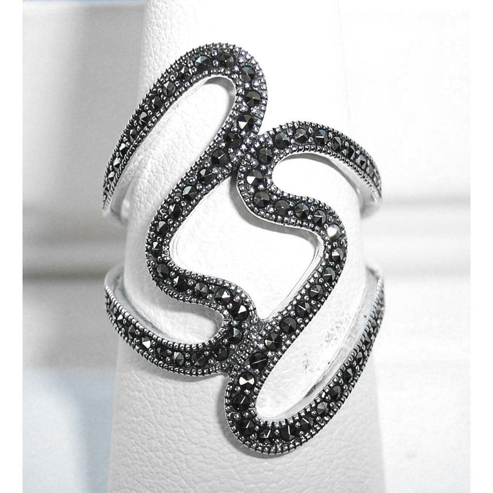 925 STERLING SILVER Modern Curvy Marcasite Statement Ring - Picture 1 of 16